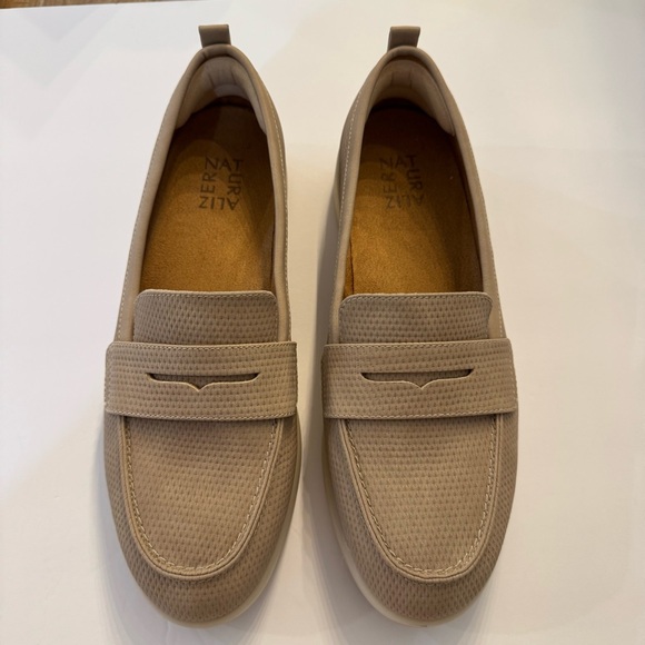 Naturalizer Ingrid Taupe Slip-On Loafers Women’s Size 10M - Picture 1 of 7